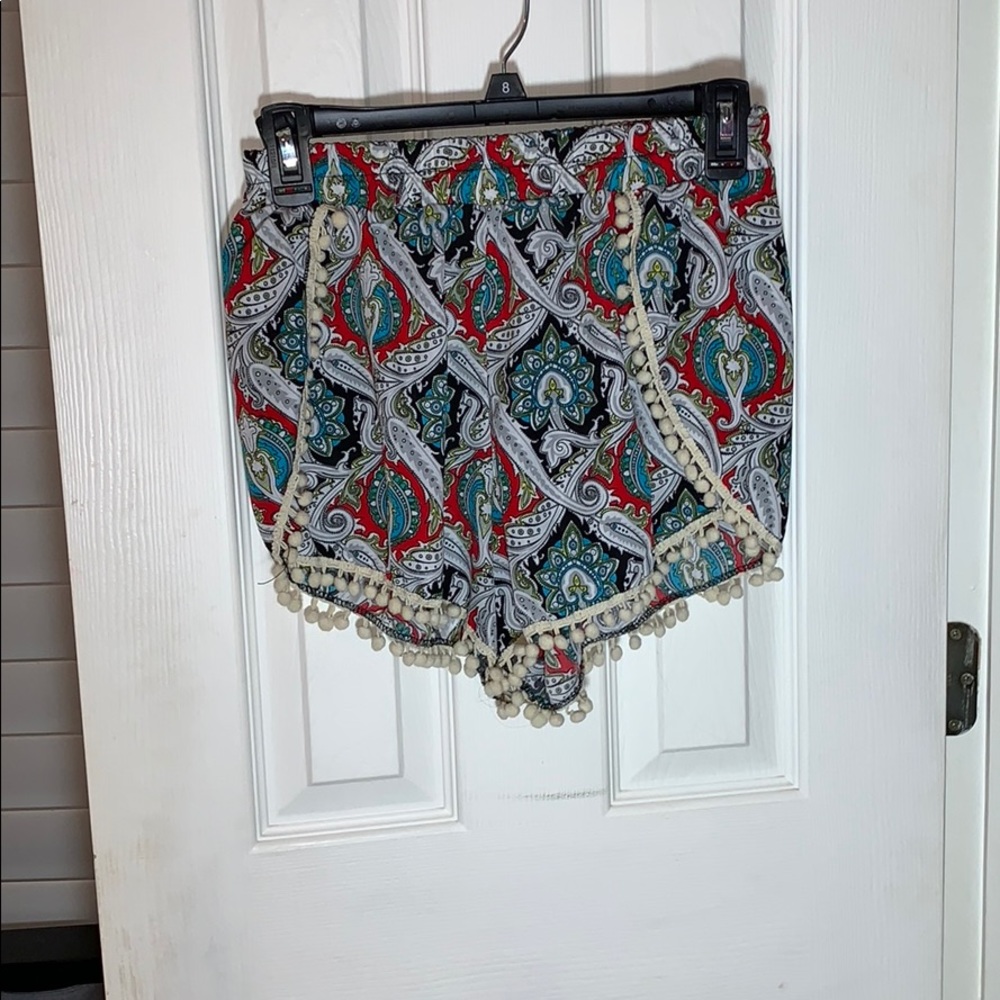 Multicolored boutique Pom Pom shorts size Small